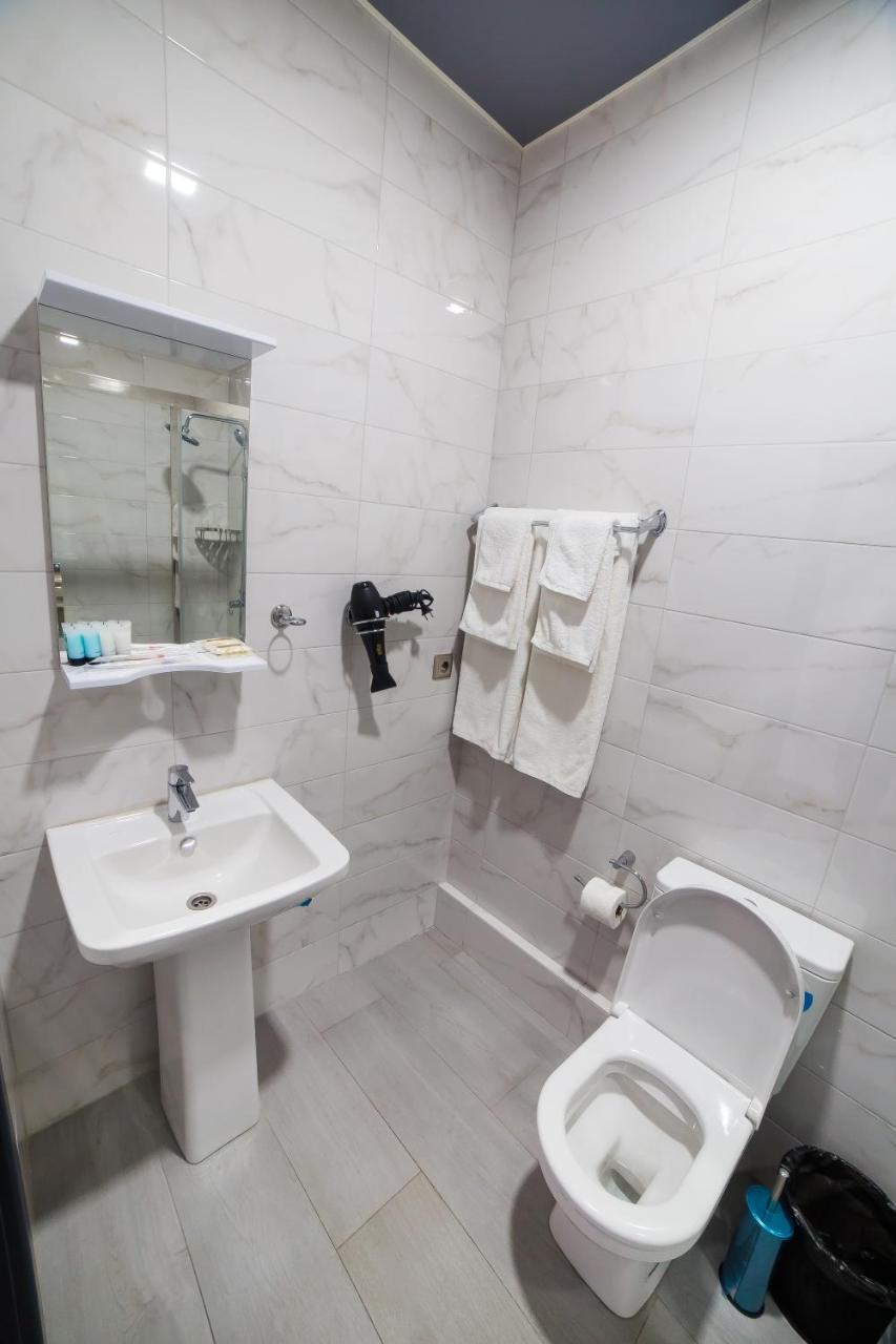 Golden Hotel Бишкек Экстерьер фото